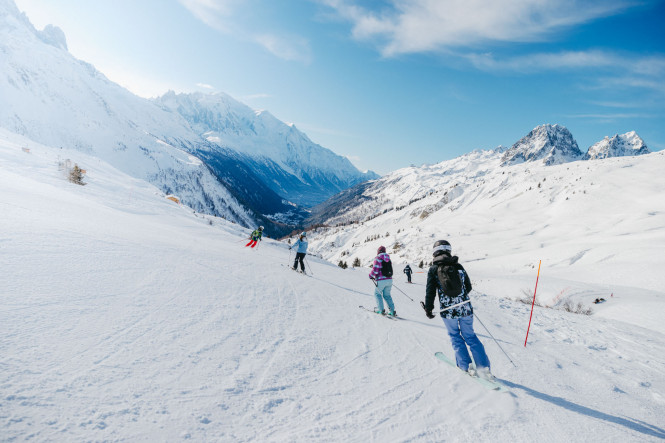 Group ski lessons at Evolution 2 Chamonix on the slopes