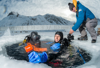 ICE DIVING