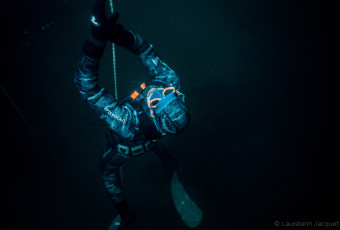 Under ice freediving with Evolution 2 Tignes