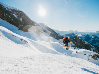 The 10 essential rules for skiing safely