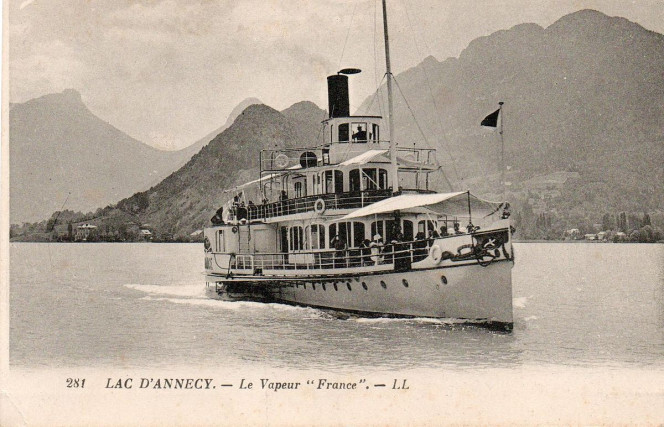 Diving in Lake Annecy: wreck of the France, fauna and flora