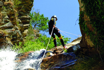 CANYONING