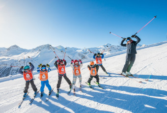 YETI ACADEMY | Children's Ski Group lessons 6-13 years old