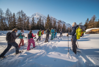 Snowshoeing group with Evolution 2 Val d’Isère.