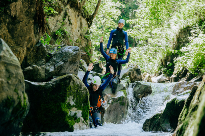 canyoning summer activity family friends