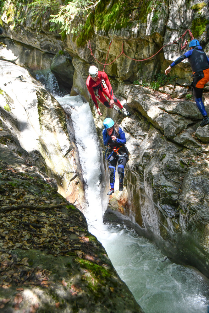 canyoning activity mountain summer family friends