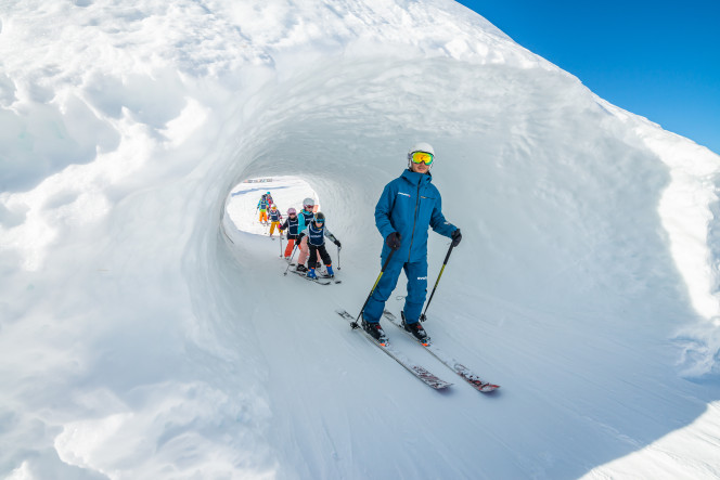 Kids ski / snowboard stages